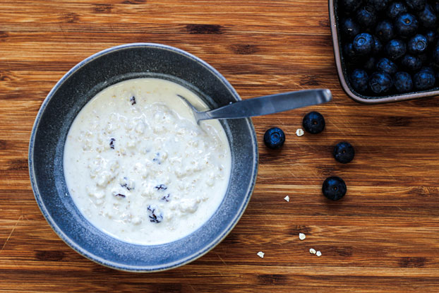 Cheesecake overnight oats with blueberries (recipe cheesecake overnight oats with blueberries step 1)