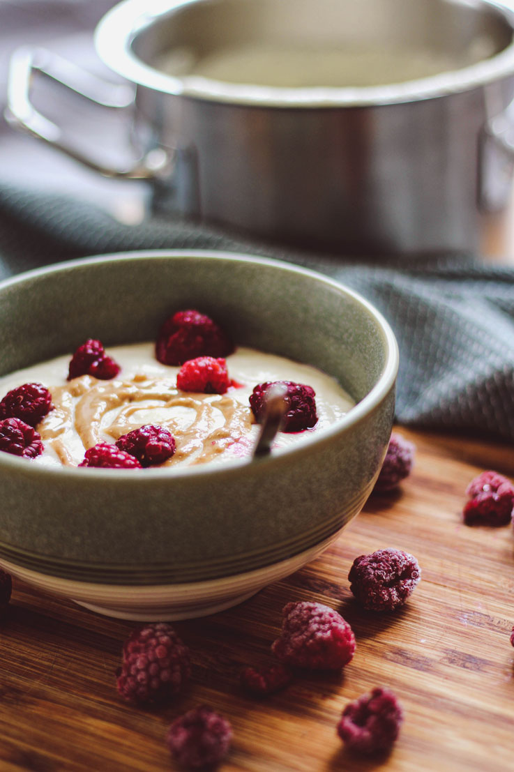 Porridge with nut butter and raspberries (recipe porridge with nut butter and raspberries)