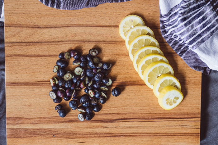 Infused water lemon-blueberry-mint (recipe infused water lemon-blueberry-mint step 1)