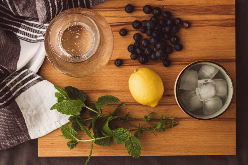 Ingredients infused water lemon-blueberry-mint (recipe infused water lemon-blueberry )