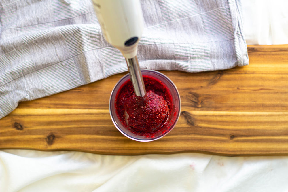 Chia and raspberry spread Chia and raspberry spread (recipe chia and raspberry spread step 2)