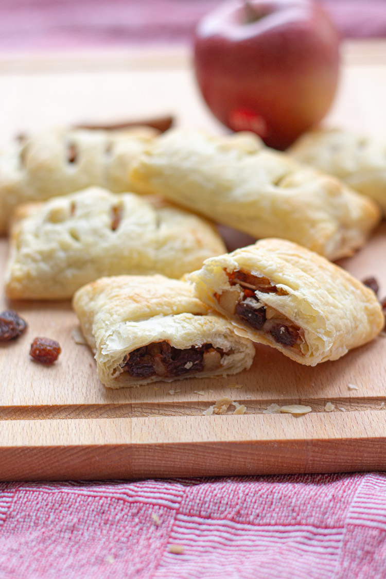 Apple_turnovers_front